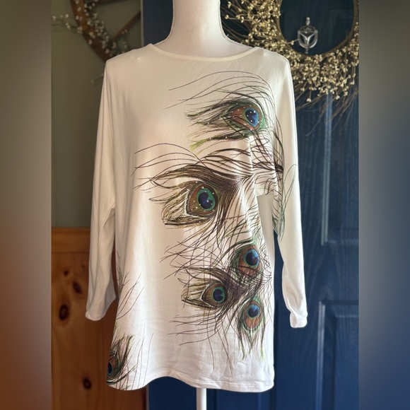 Peacock Feather Print Long Sleeve Knit Top from Cracker Barrel. NWT size S - Picture 1 of 10